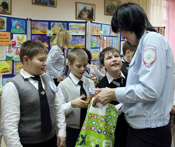 
    Посвящение шестиклассников в юные биологи

      